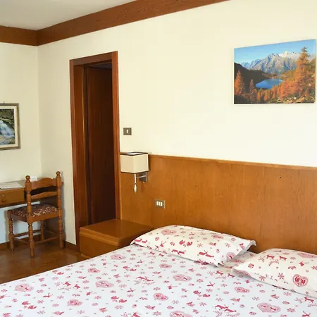 Pinzolo-dolomiti Hotel 3*